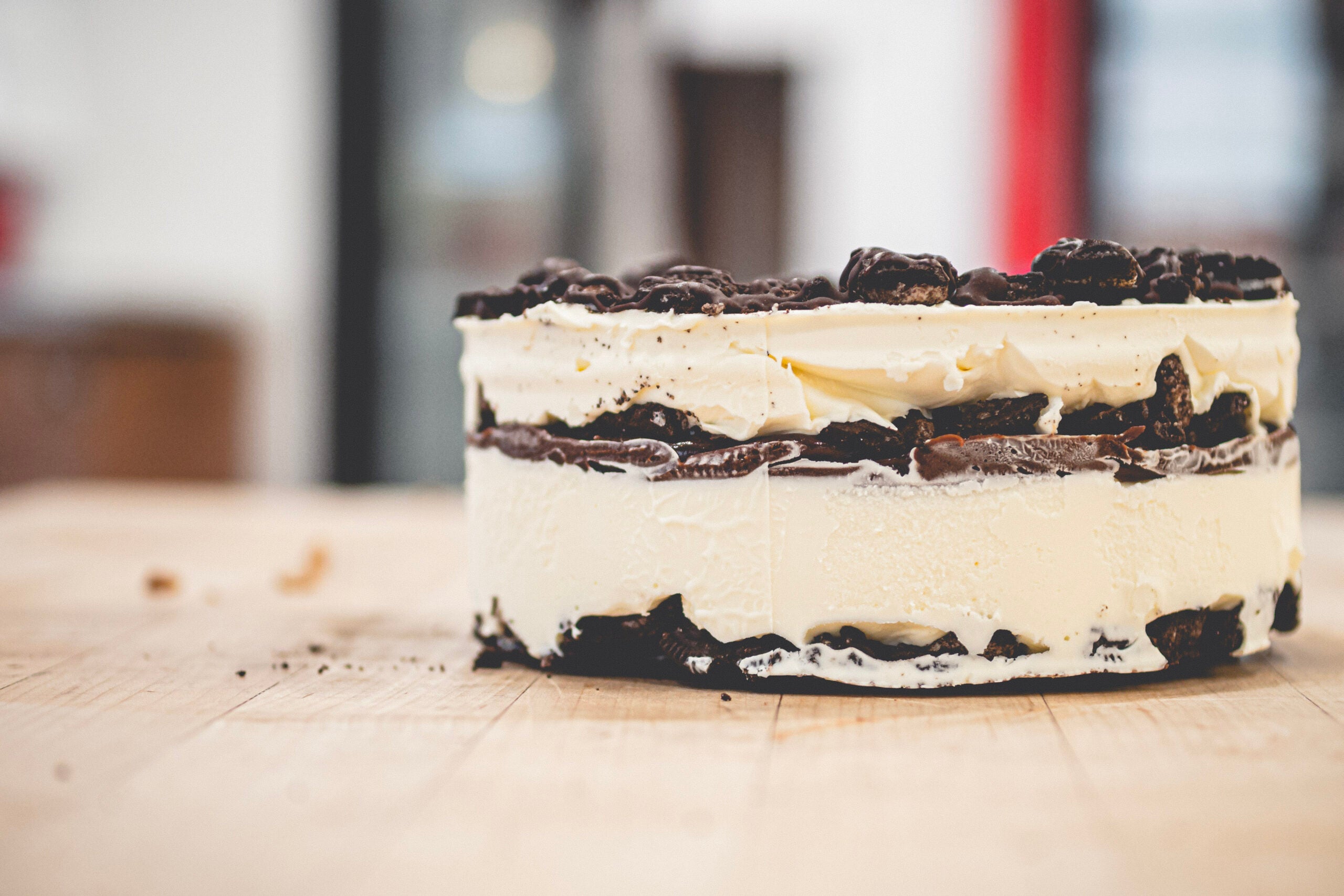 Oreo Supreme Cake – Julie Anns Frozen Custard