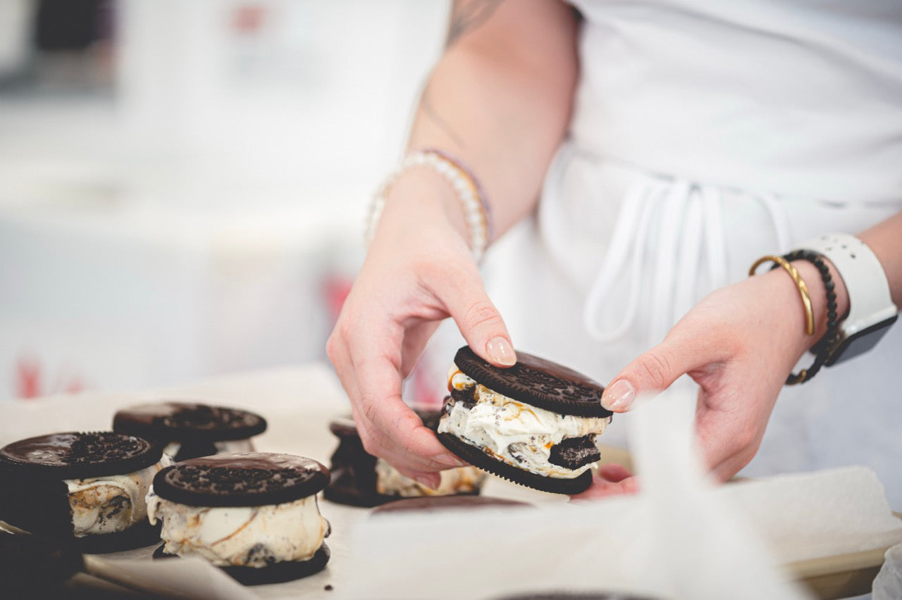 Bulk Half-Dipped Salted Caramel Oreo® Sandwich