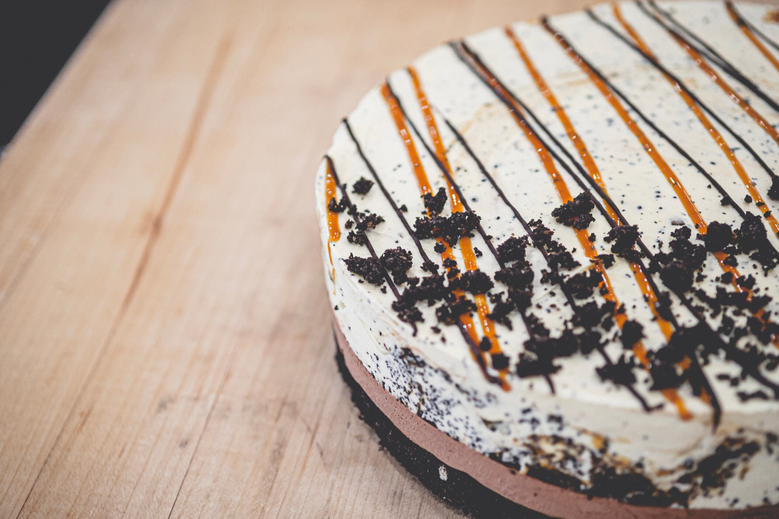 Salted Caramel Cocoa Crumble Cake