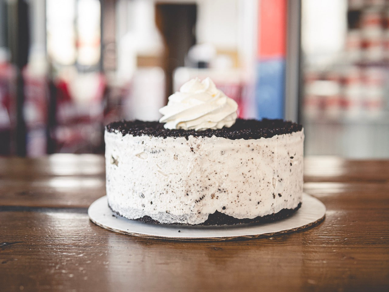 The Friendly Cookies & Cream Cake